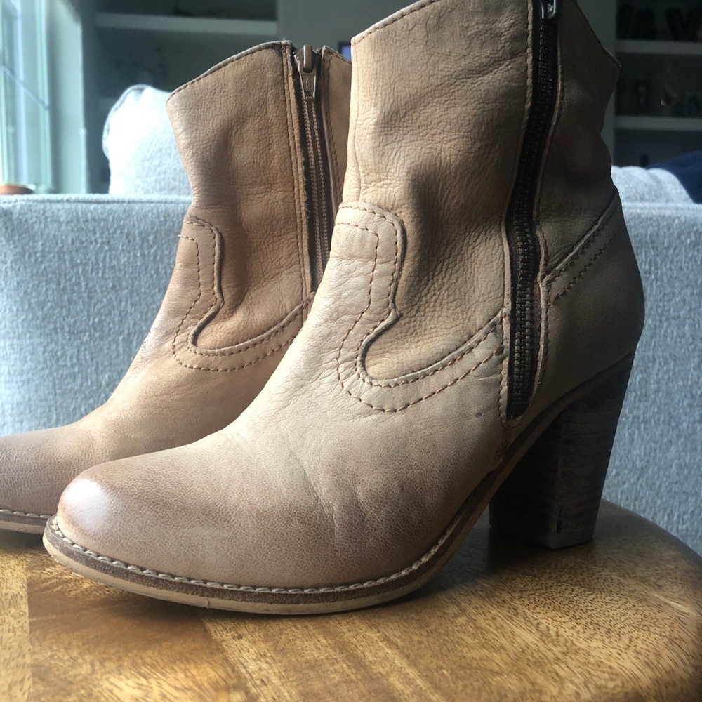 Steve Madden Leather Boots Sz 6